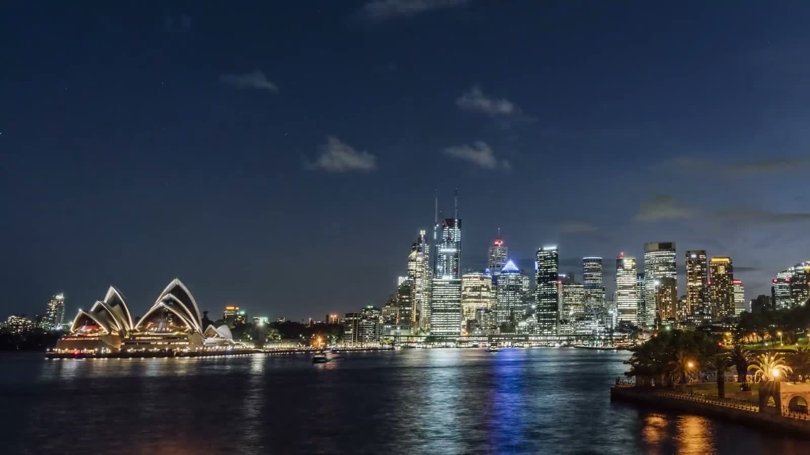Still from the Filmspektakel showreel — skyline at night